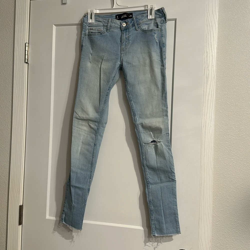 Women’s light wash ripped jeans